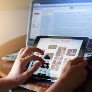 Hand Managing Table - GSA IT Schedule 70